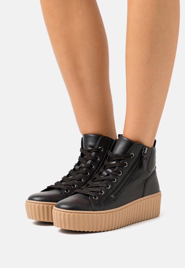 Tênis Preto De Cano Alto Gabor Mulheres