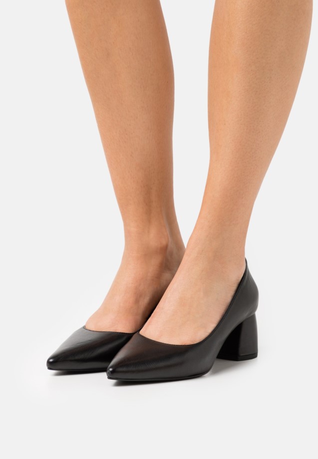 Black Gabor Leather - Classic Heels